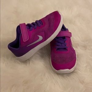 Toddler Nike revolution 3